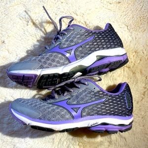 Womens Mizuno Waverider Sneaker